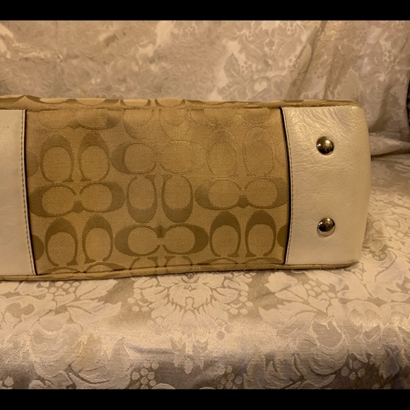 Coach Handbag - Picture 3 of 4